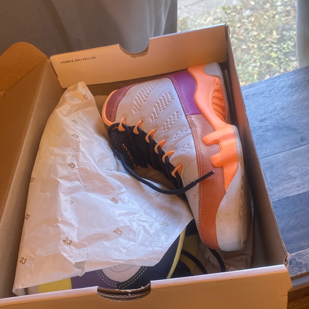 Retro 9 women’s